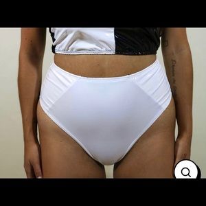 RAVEWITHMIGENTE high waisted white bottoms✨